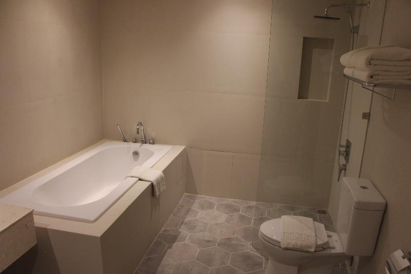 Acacia Hotel באקולוד מראה חיצוני תמונה