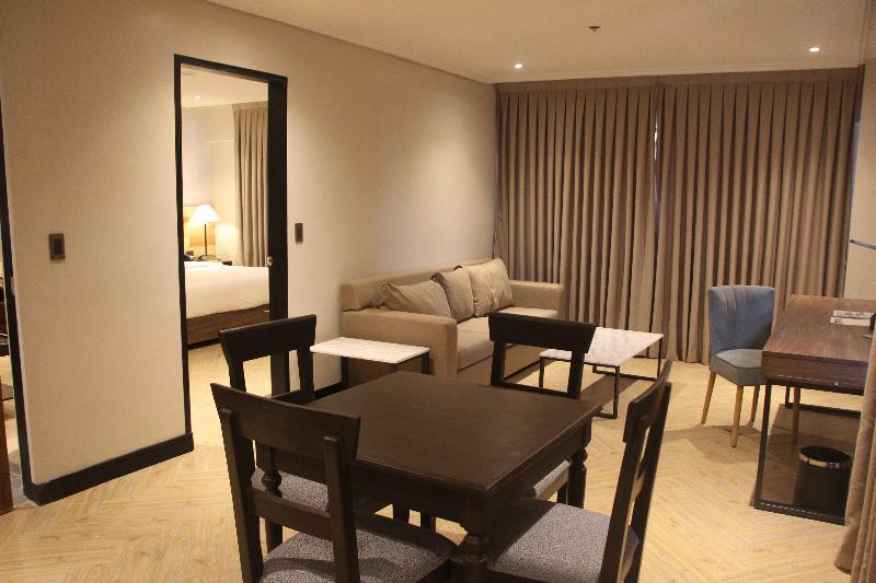 Acacia Hotel באקולוד מראה חיצוני תמונה